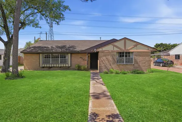 5714 Willowbend Boulevard, Houston, TX 77096