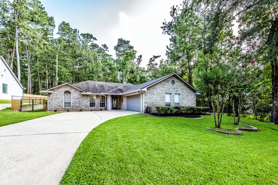 1977 Greentree Drive, Huntsville, TX 77340 - Image #3