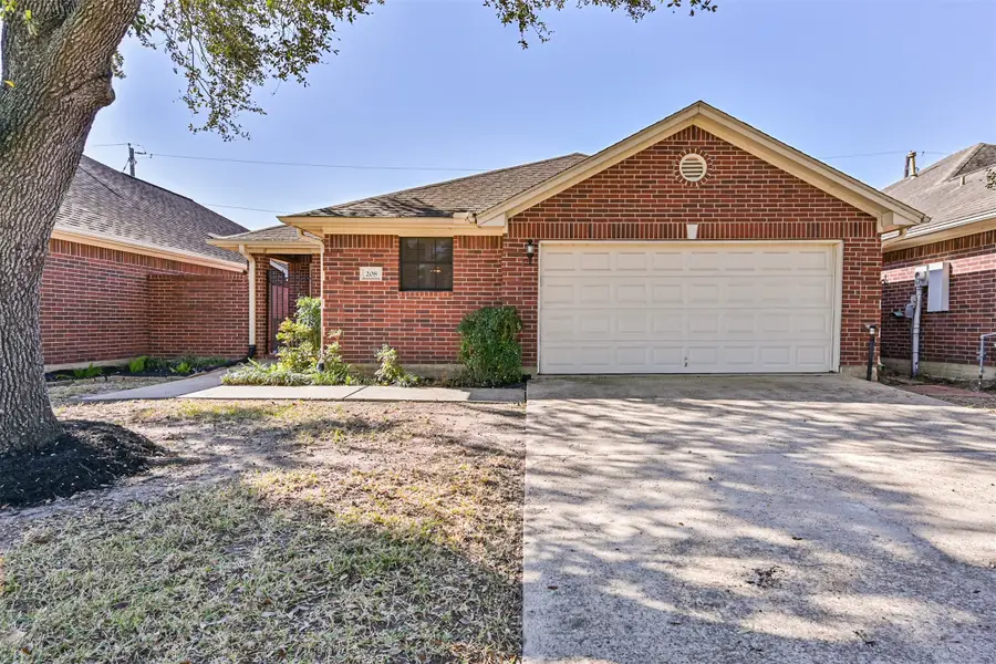 208 Live Oak Lane, Friendswood, TX 77546 - Image #2