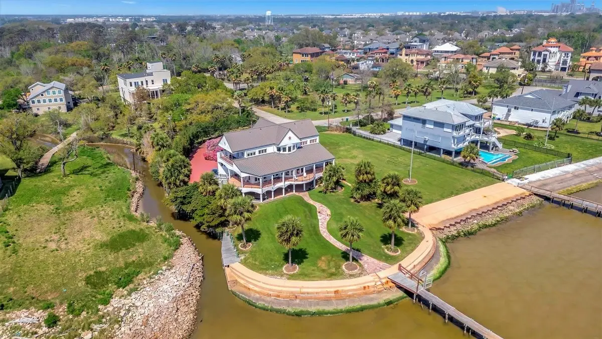 629 Bay Vista Drive, Seabrook, TX 77586 - Image #1