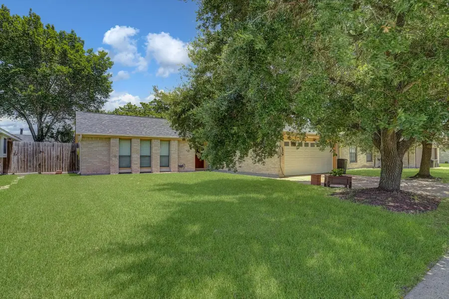 742 Sugar Hill Drive, La Porte, TX 77571 - #2