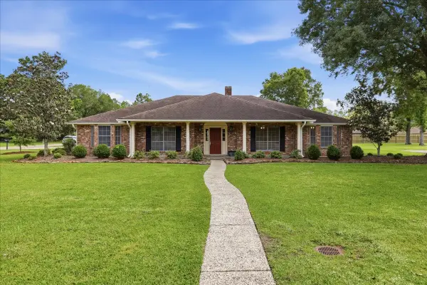 2201 Tall Oaks Drive, Orange, TX 77632
