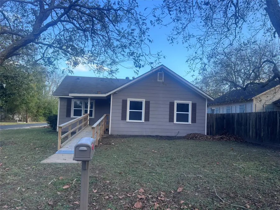 620 Koehl Street, Wharton, TX 77488 - Image #2