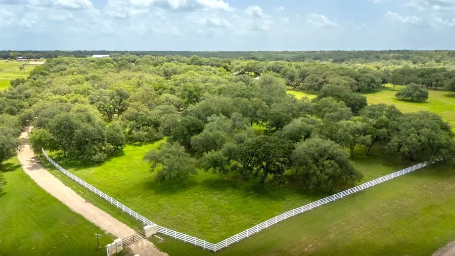 7209 Us Highway 87 S, Cuero, TX 77954 - Image #2