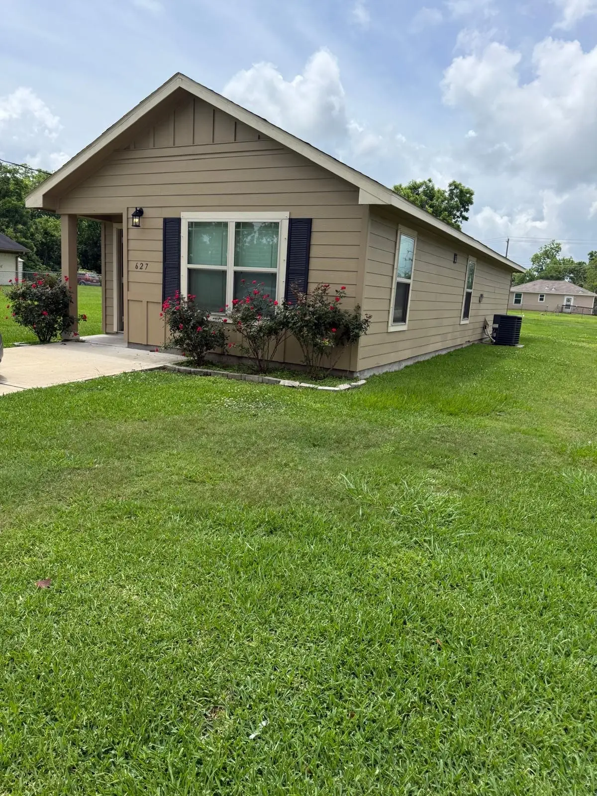 627 W Live Oak Street, Angleton, TX 77515 - #1