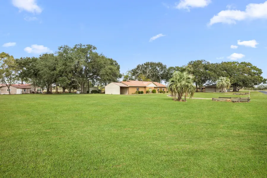 182 Lakeview 2 Road, El Campo, TX 77437 - #3