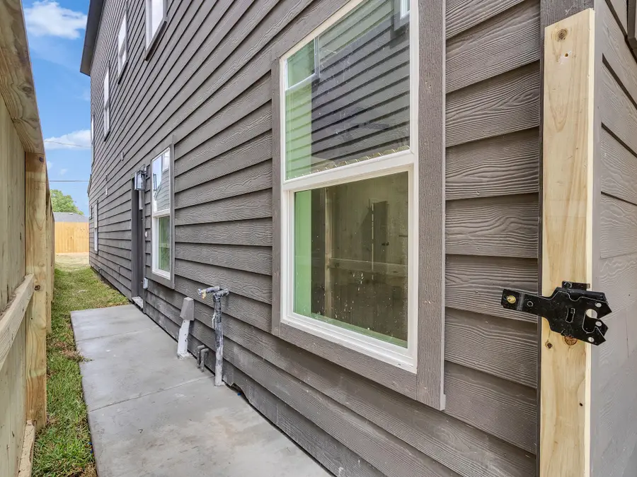 1052 North Lane #A/B, Houston, TX 77088 - #3