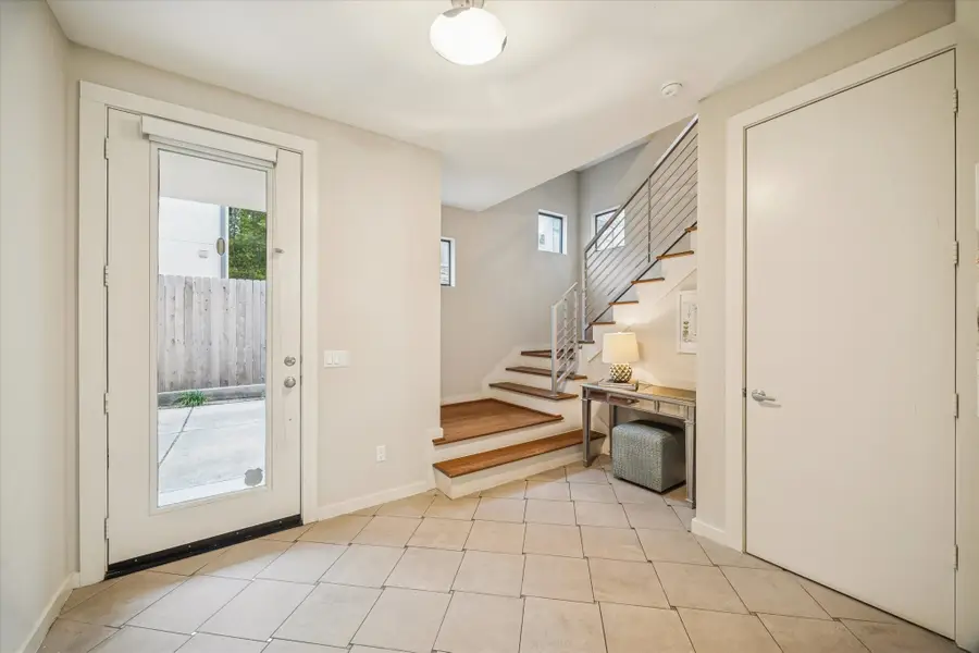 220 Detering Street, Houston, TX 77007 - Image #2