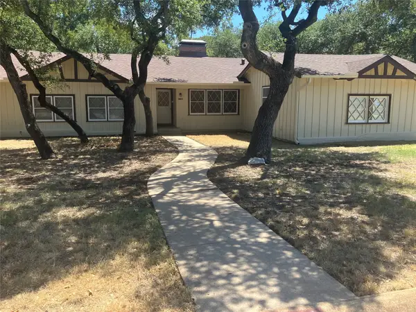4100 Oakdale Drive, Brownwood, TX 76801