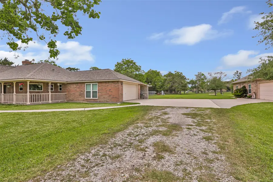 11615 Cedar Gully Road, Beach City, TX 77523 - #2