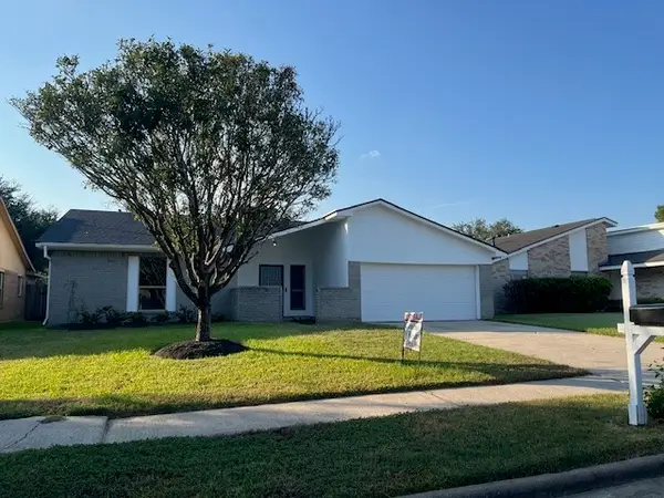 467 Buoy Road, Webster, TX 77598