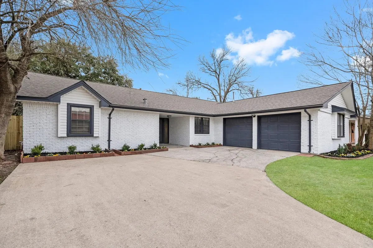 322 E Edgebrook Drive, Houston, TX 77034 - #1