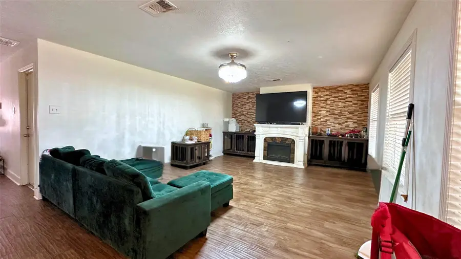 21402 Wildcroft Drive, Katy, TX 77449 - Image #2