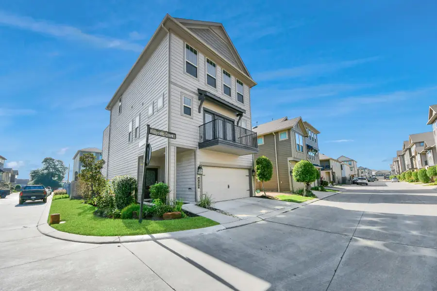 8605 Hollyoaks Creek Lane, Houston, TX 77063 - Image #3
