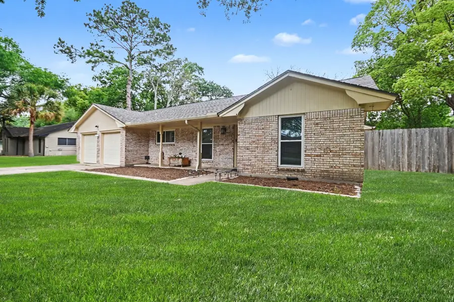 114 E Wildwinn Drive, Alvin, TX 77511 - #3