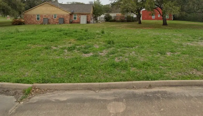 2827 Golf Crest Drive, Wharton, TX 77488 - #2