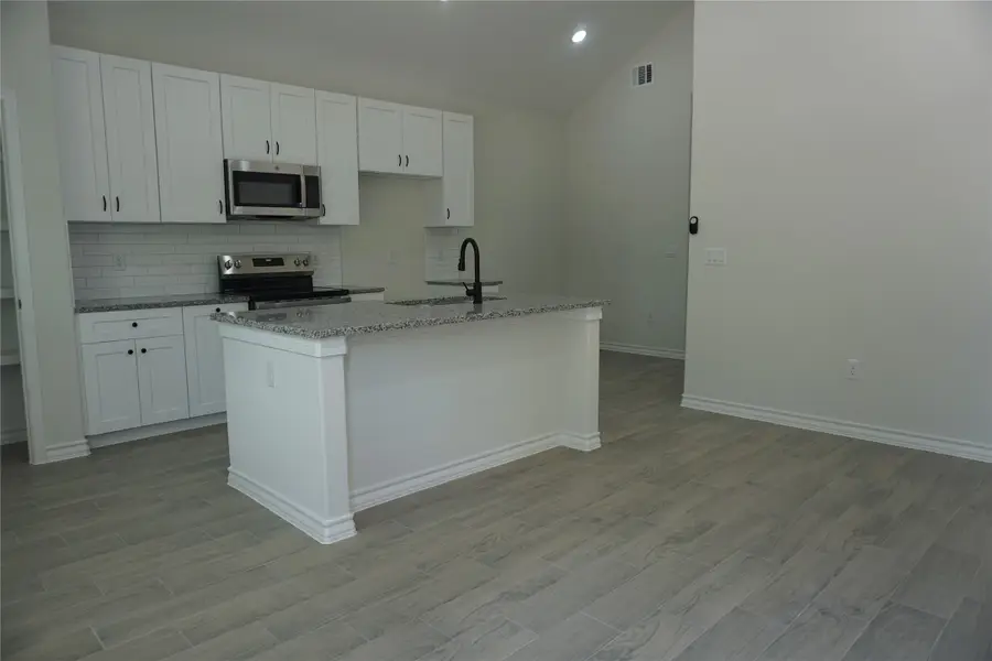 11849 Nelwood Street, Willis, TX 77318 - Image #2