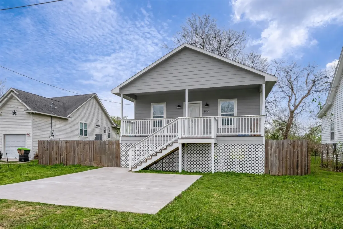 805 E Mulberry Avenue, Wharton, TX 77488 - Image #1