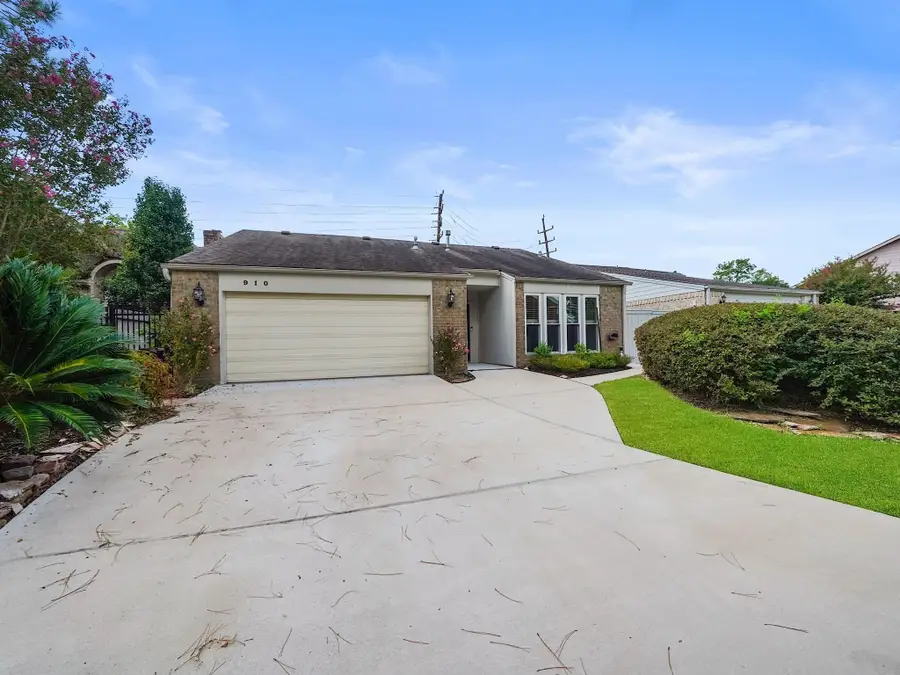 910 Enclave Parkway, Houston, TX 77077 - Image #2