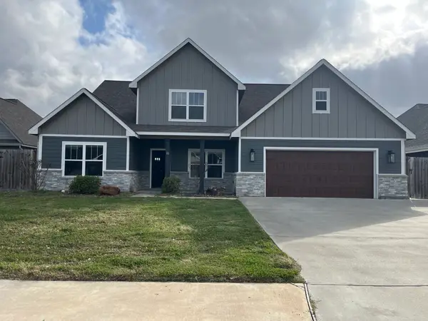 16 Greystone Court, Angleton, TX 77515