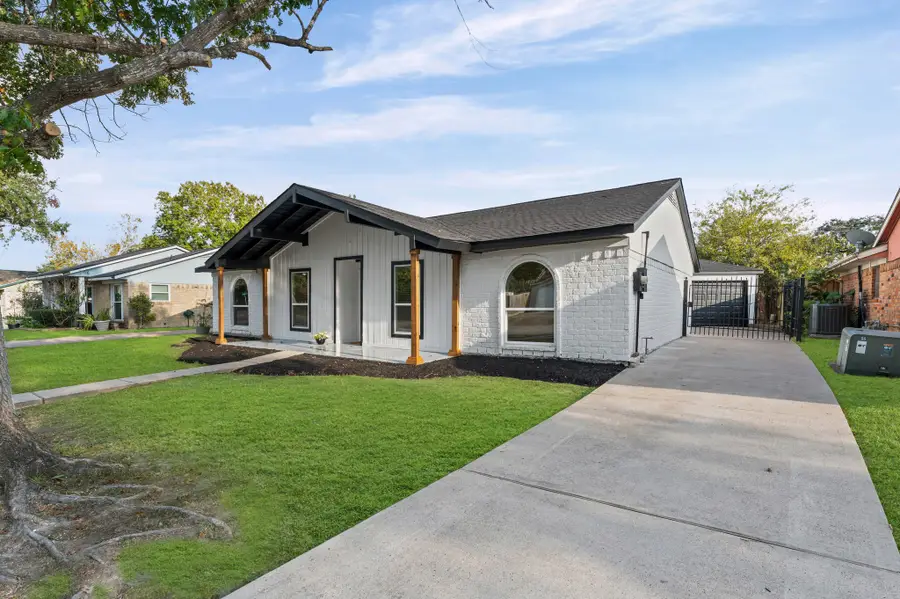 10306 Sagedowne Lane, Houston, TX 77089 - Image #3