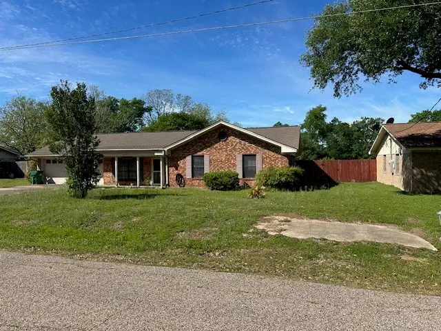 201 Heath Avenue, Madisonville, TX 77864 - #3