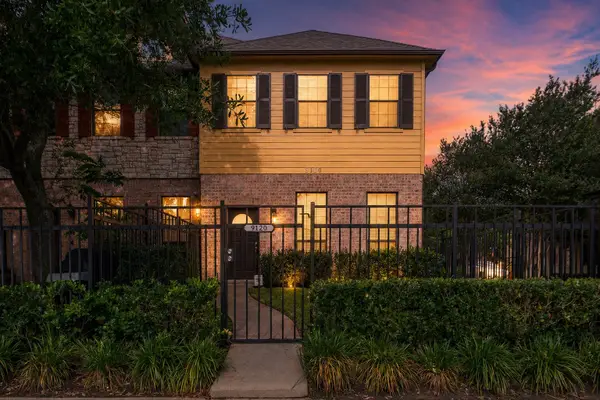 9120 Lakes At 610 Drive, Houston, TX 77054
