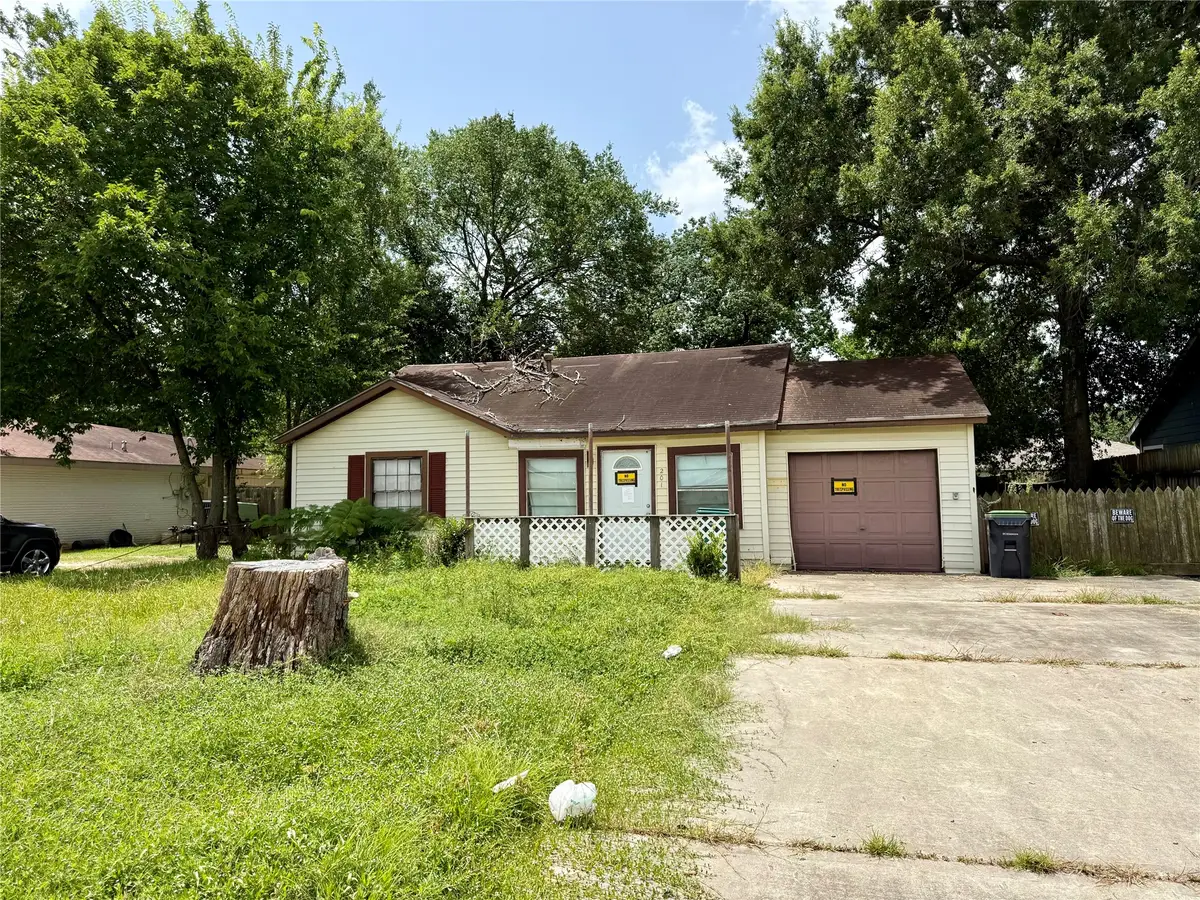 201 West Avenue, Pasadena, TX 77502 - #1