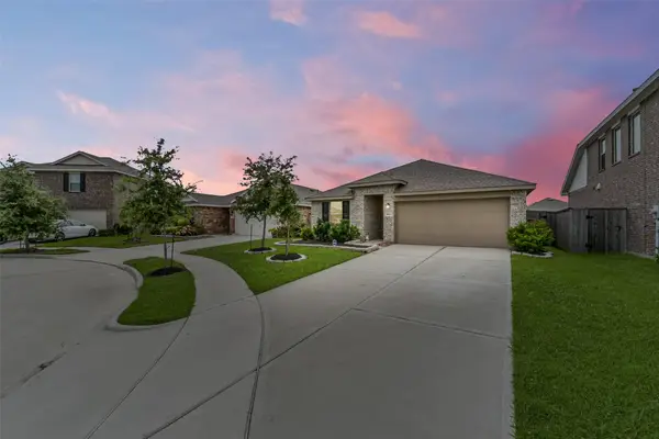 9811 Wembley Vista Court, Baytown, TX 77521