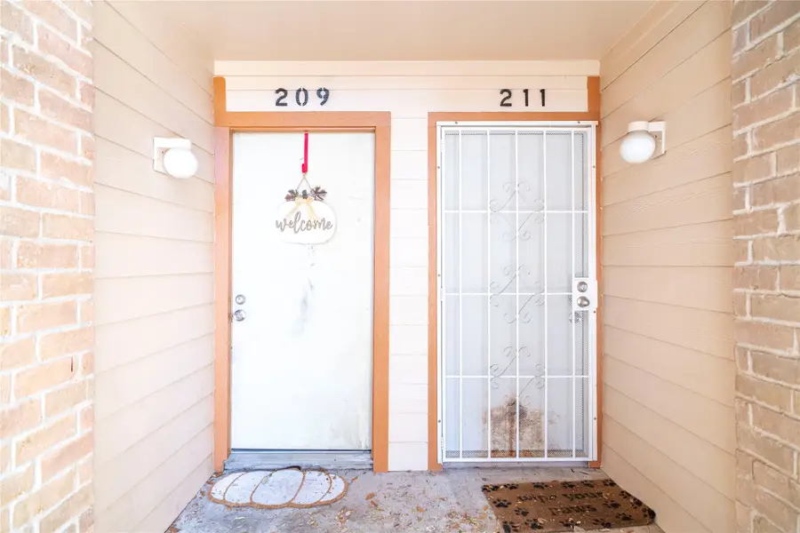 10202 Forum Park Drive #211, Houston, TX 77036 - Image #3