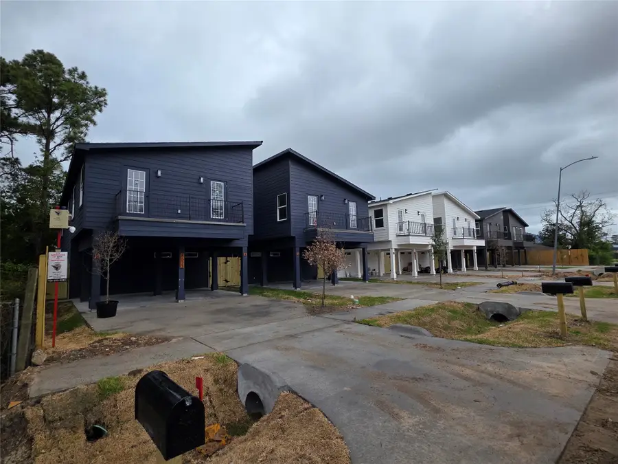 8415 Mahalia Unit A/b Drive, Houston, TX 77088 - #2