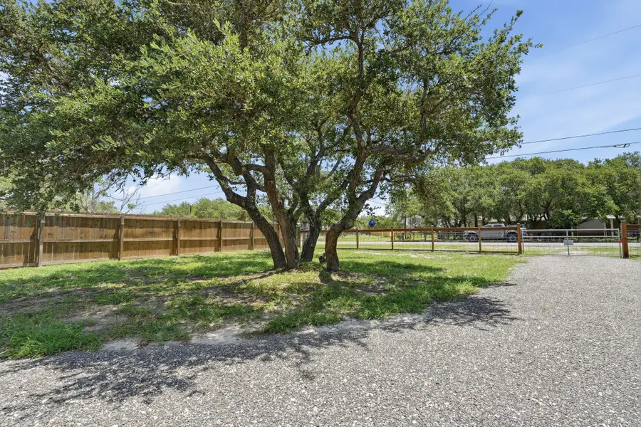 867 Rowe Street, Rockport, TX 78382 - #3