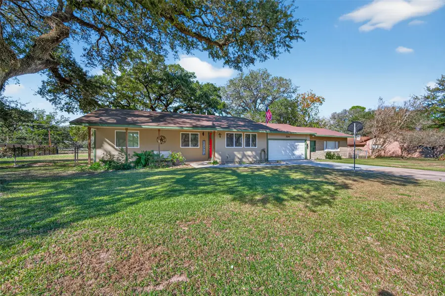 204 King Dr, Columbus, TX 78934 - Image #3