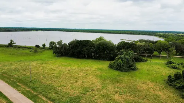 118 Pony Trail, Angleton, TX 77515