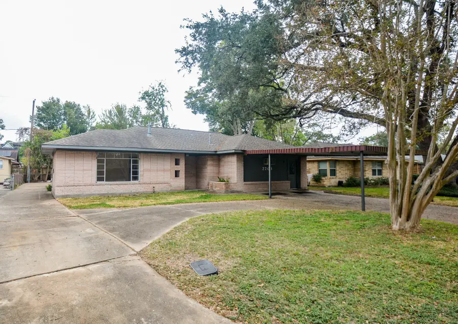 2203 Bron Holly Drive, Houston, TX 77018 - Image #2