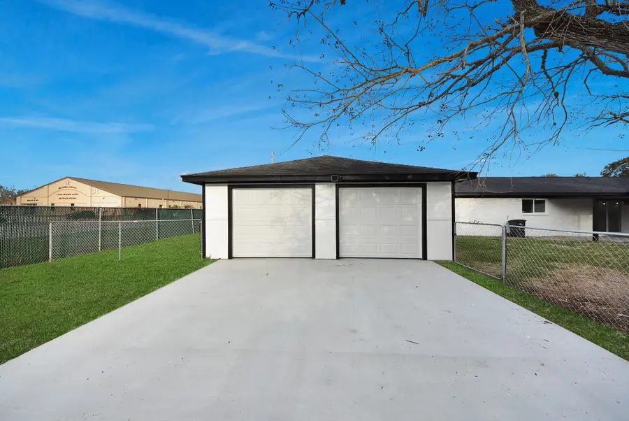 101 Talisman Street, Lake Jackson, TX 77566 - #3