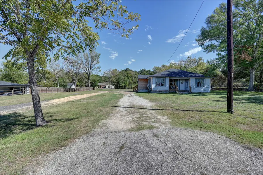 104 N Dixie Street, Brenham, TX 77833 - #2