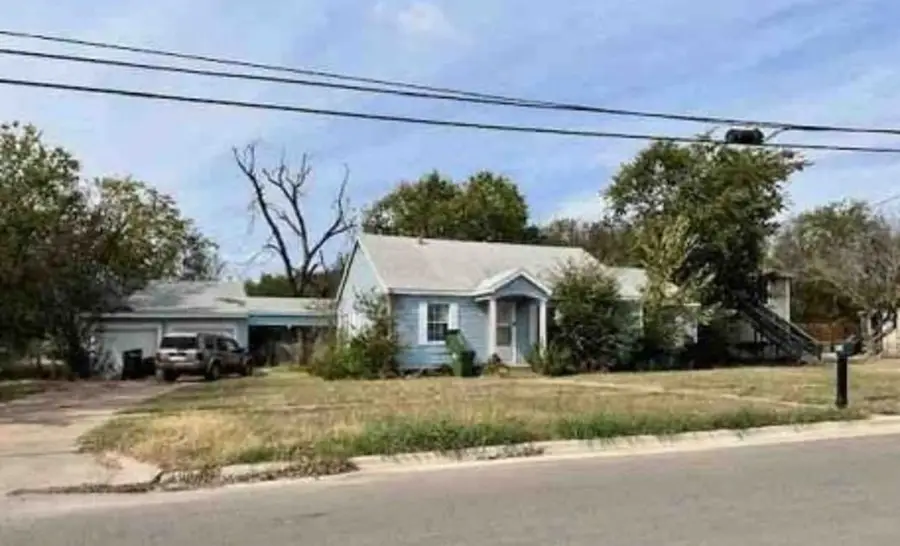 904 4th Avenue, Mineral Wells, TX 76067 - #2