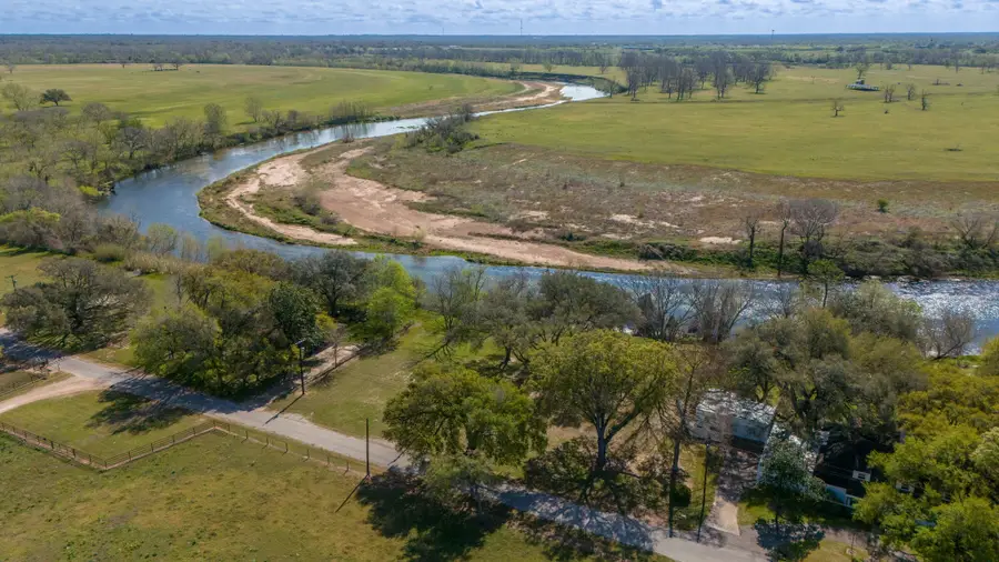 160 Burford Street, Columbus, TX 78934 - #3