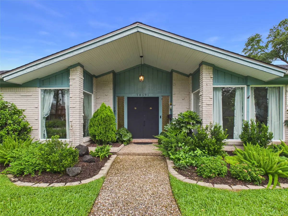 18591 Martinique Drive, Nassau Bay, TX 77058 - #1