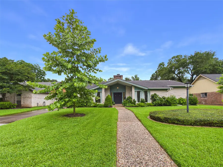 18591 Martinique Drive, Nassau Bay, TX 77058 - #2