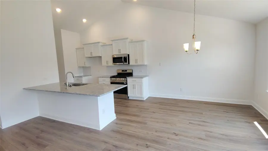 2 Keystone Court, Angleton, TX 77515 - Image #3