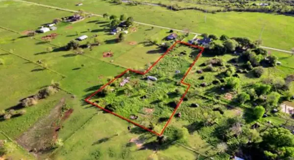 651 Gebhardt, Sealy, TX 77474