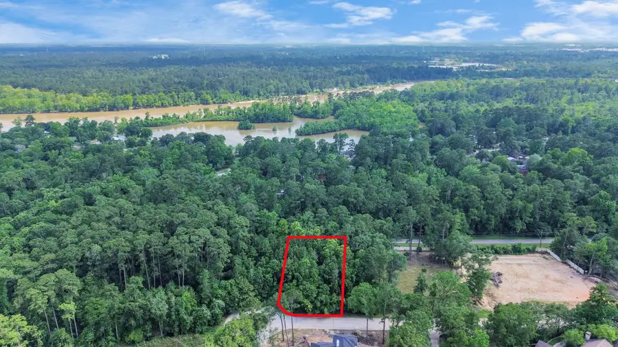 22 Majestic Falls Drive, Kingwood, TX 77339 - Image #2