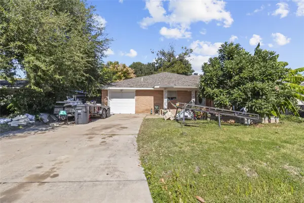 4911 Edfield Street, Houston, TX 77033