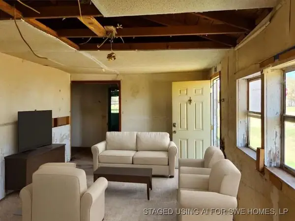 1029 Avenue J, Tahoka, TX 79373