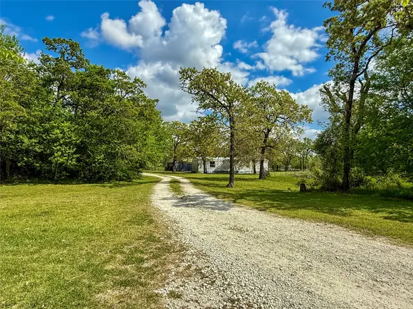 20196 County Rd 120, Iola, TX 77861