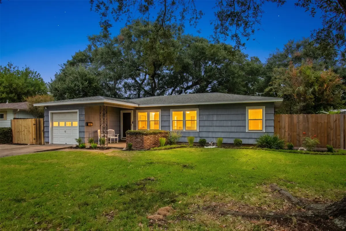 1506 14th Avenue N, Texas City, TX 77590 - #1