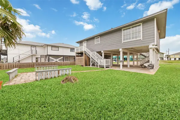 610 Seashell Drive, Freeport, TX 77541