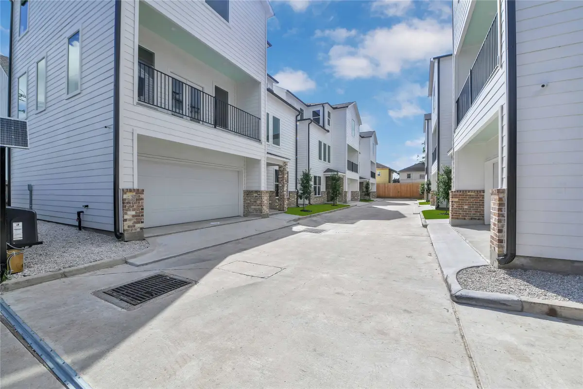 207 Edgewood Street #C, Houston, TX 77011 - Image #1